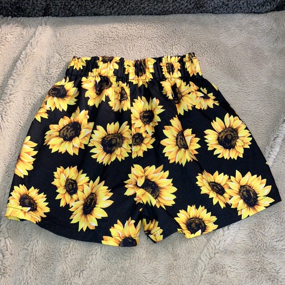 SHEIN Other - 🎉4 for $20 Shein Sunflower Shorts, Girls size 5